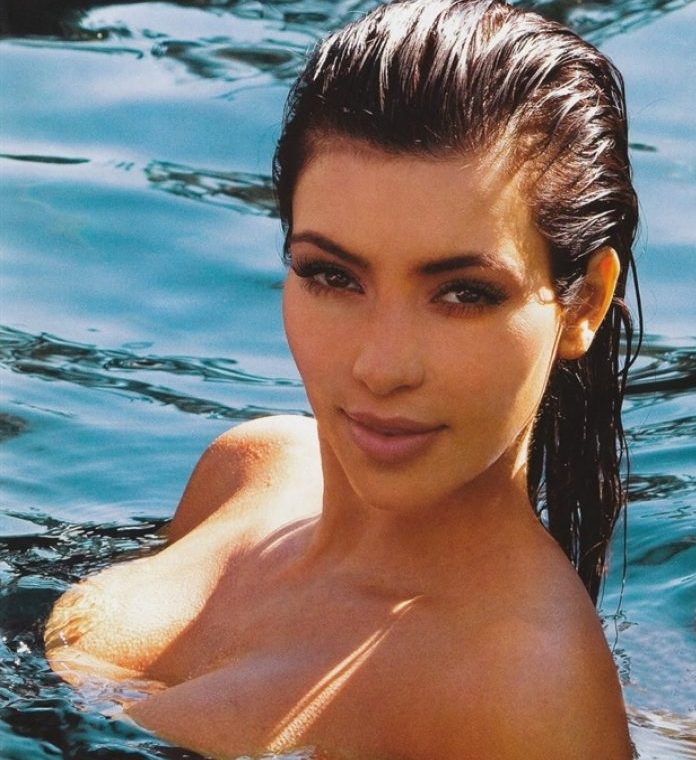 Kim Kardashian showed her skin once again