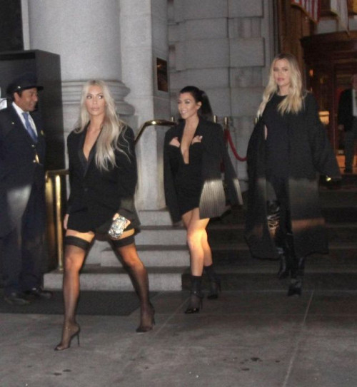 Kim Kardashian visits Alcaraz prison in stockings